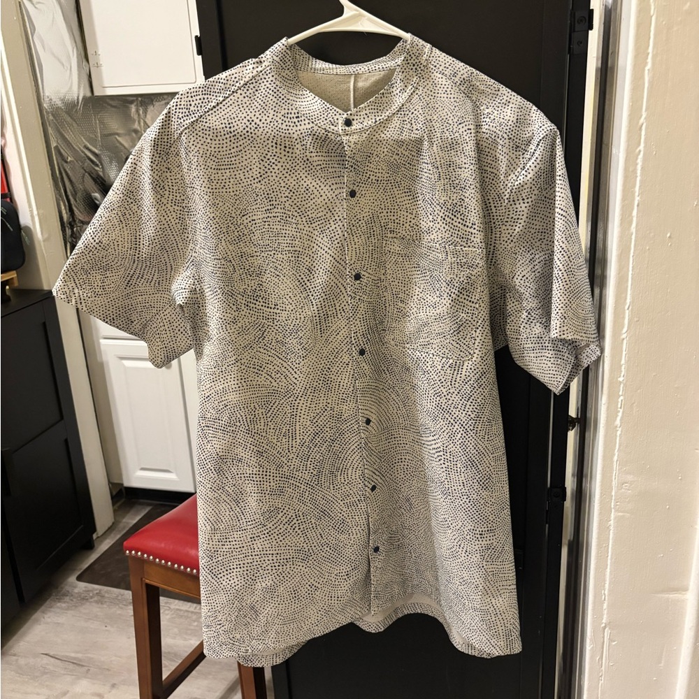 lululemon athletica Men's Black and White Abstract Shirt